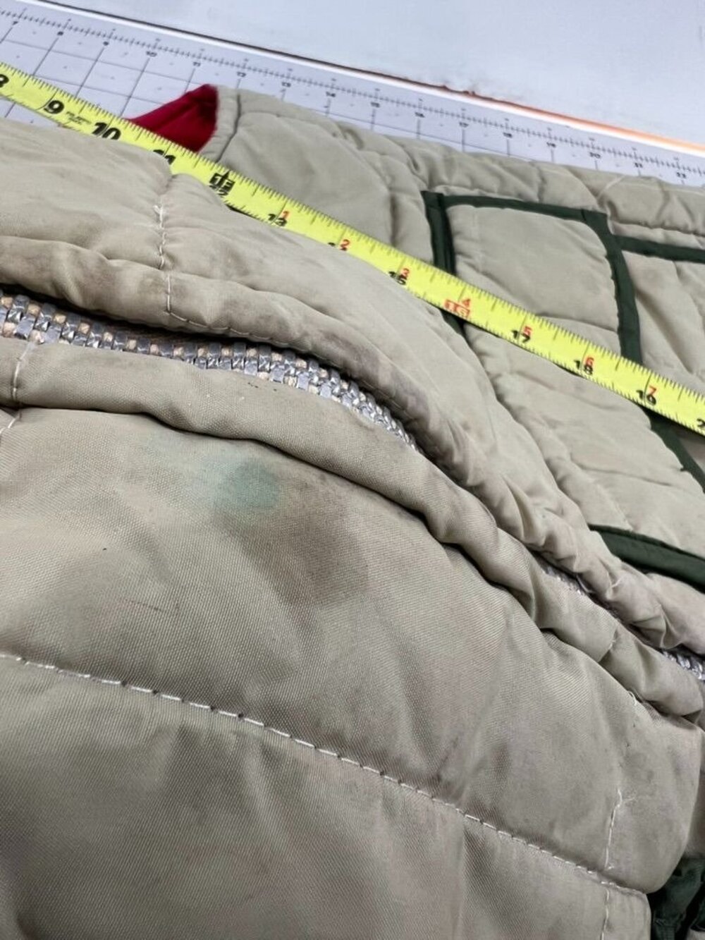 Vintage Pioneer Wear Reversible Quilted Hunting Vest Beige & Red Men’s M - Picture 9 of 15
